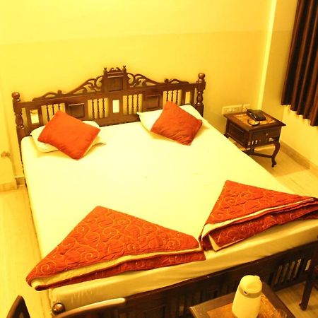 ג'איפור Hotel The Chit Chat Palace מראה חיצוני תמונה