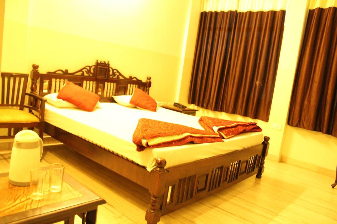 ג'איפור Hotel The Chit Chat Palace מראה חיצוני תמונה